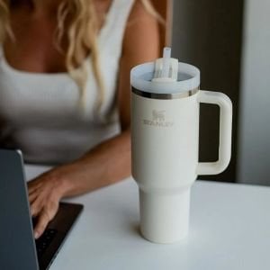 Stanley Quencher Pipetli Termos Bardak 1.18 Lt - Krem 10-10824-453